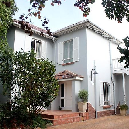 Oak Village B&B Стелленбос Экстерьер фото